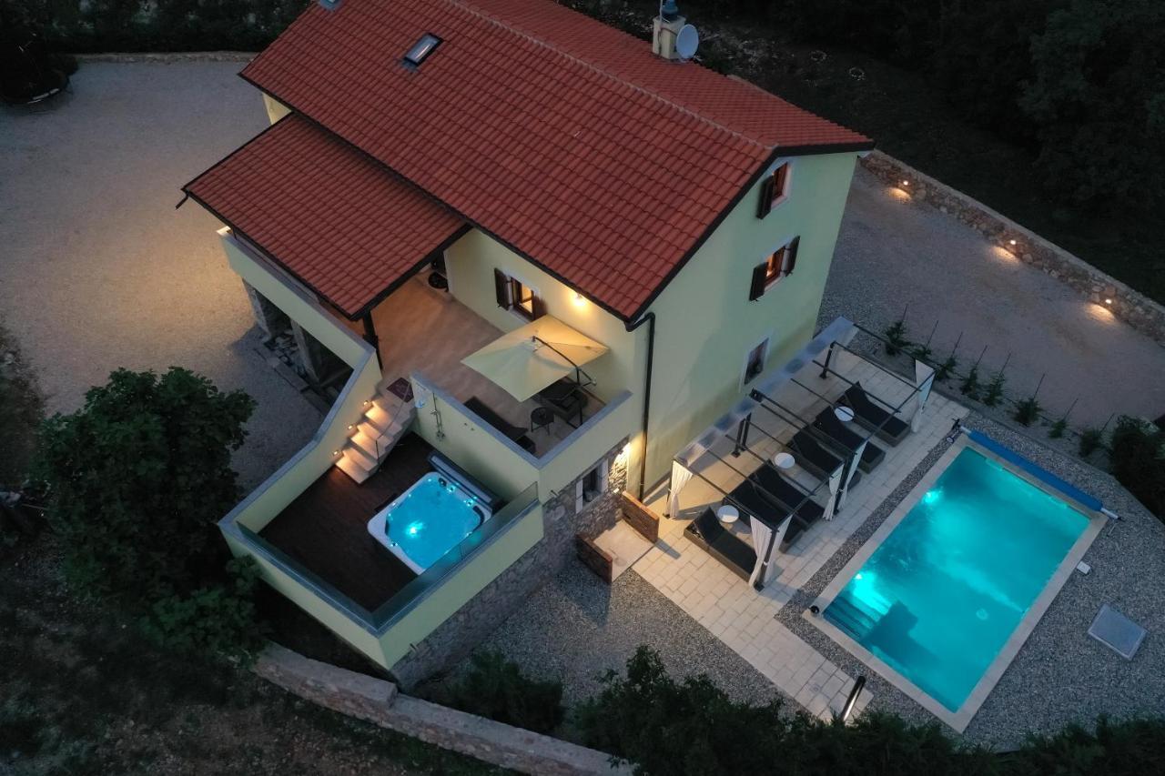 Holiday Home Tos Risika Exterior photo
